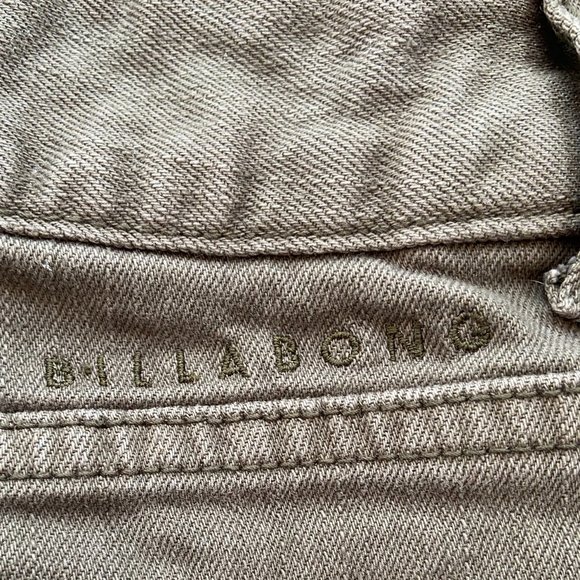 Billabong Laneway Shorts - Size 26 - Picture 7 of 7